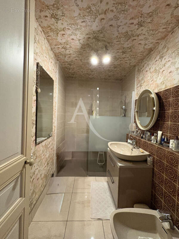 Maison à SAINTE-RADEGONDE-DES-NOYERS