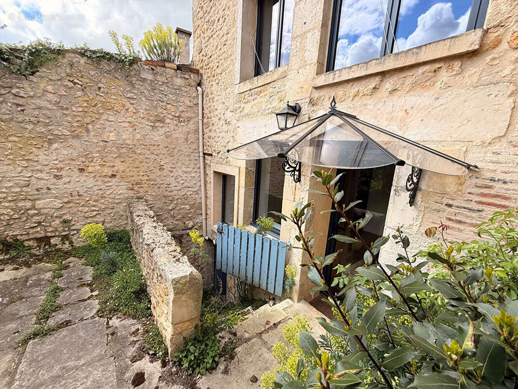 Maison à SAINT-JULIEN-L'ARS