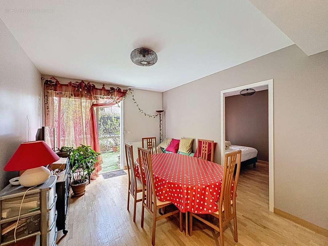 Appartement à MAISONS-ALFORT