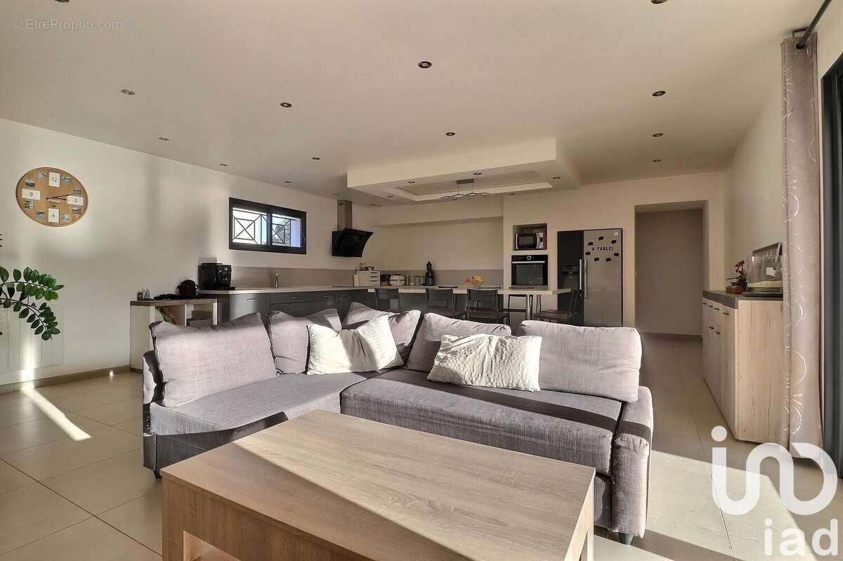 Photo 2 - Maison à LE CANNET-DES-MAURES