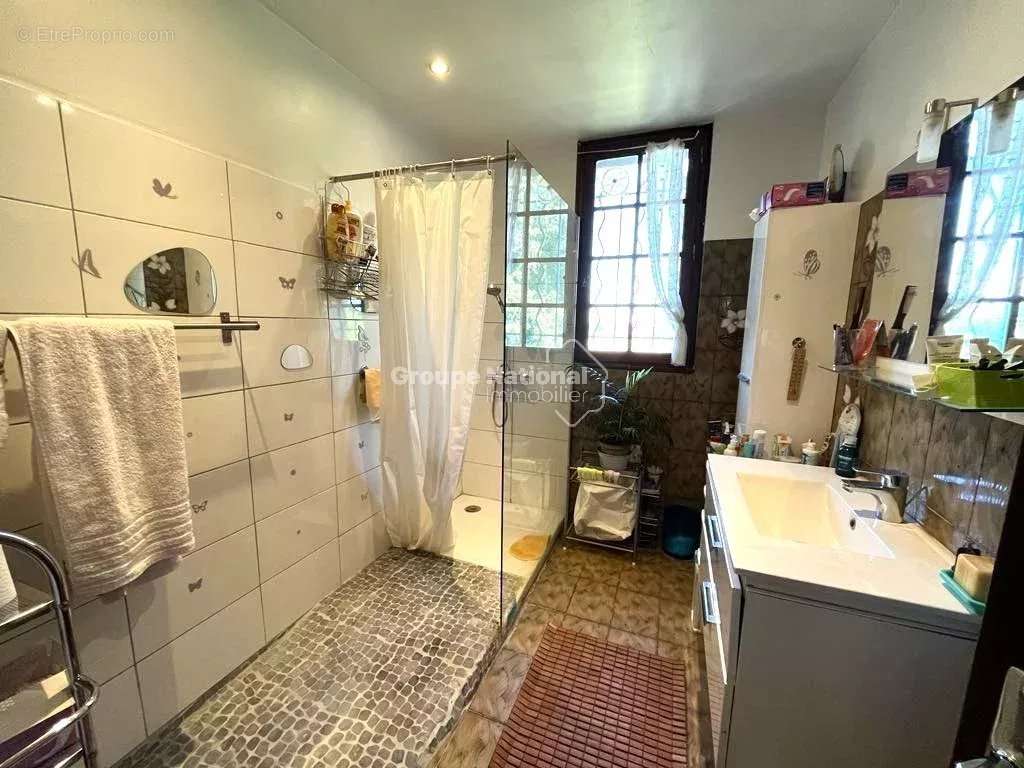 Maison à PERNES-LES-FONTAINES