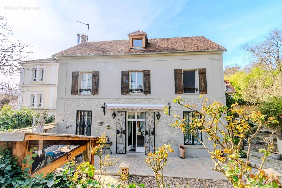 Maison à MONTMORENCY