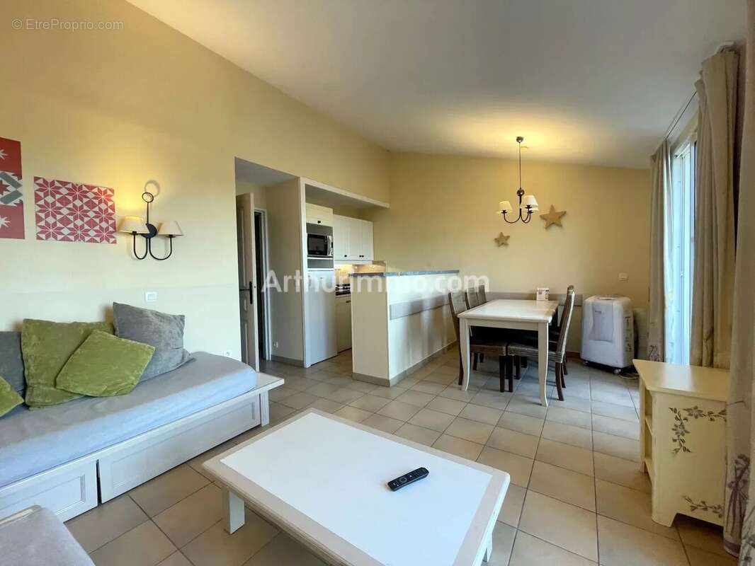 Grimaud - exclusivité : - photo 9