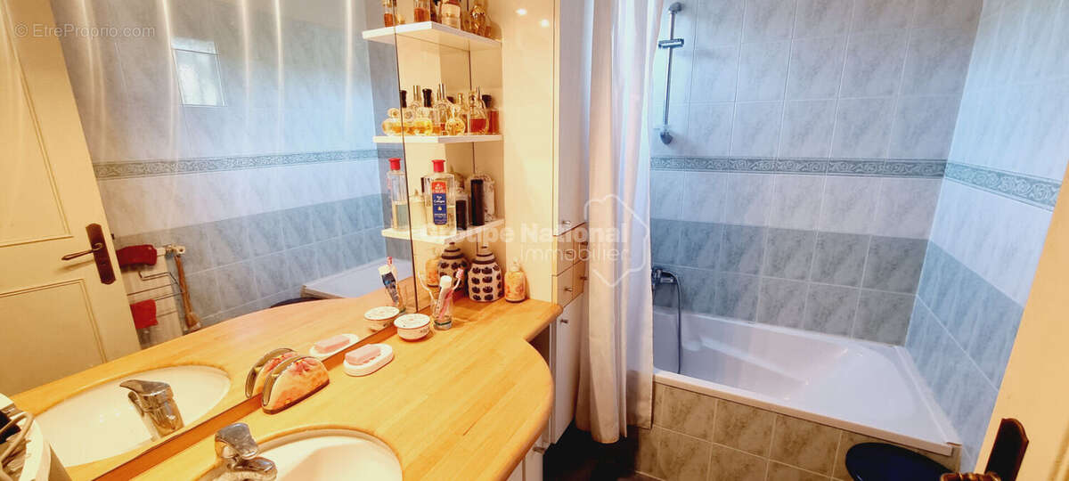 Maison à BAGNOLS-SUR-CEZE