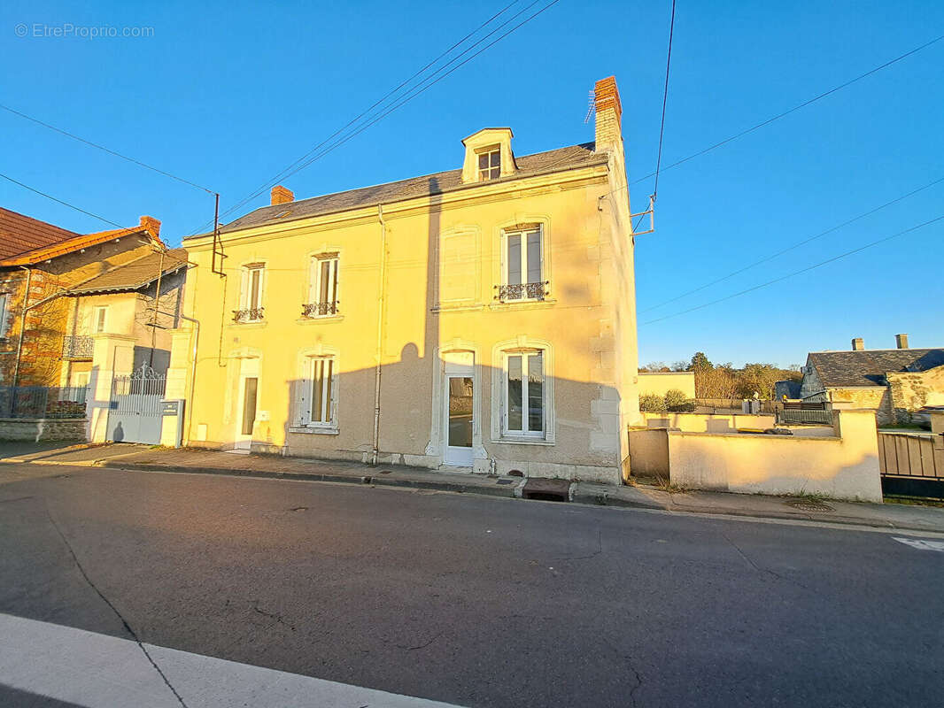 Maison à CHATELLERAULT