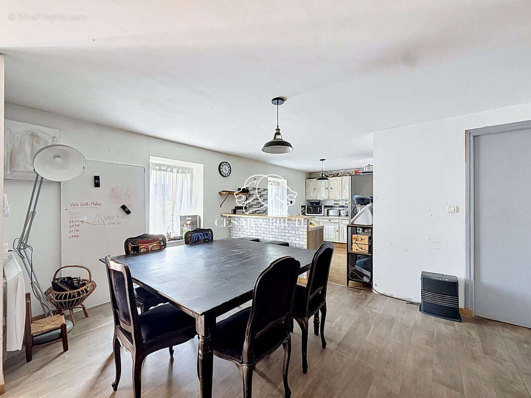 Maison 5 pièces 122 m² à vendre à Saint-Leger-Sur-Roanne (42155) - photo 3