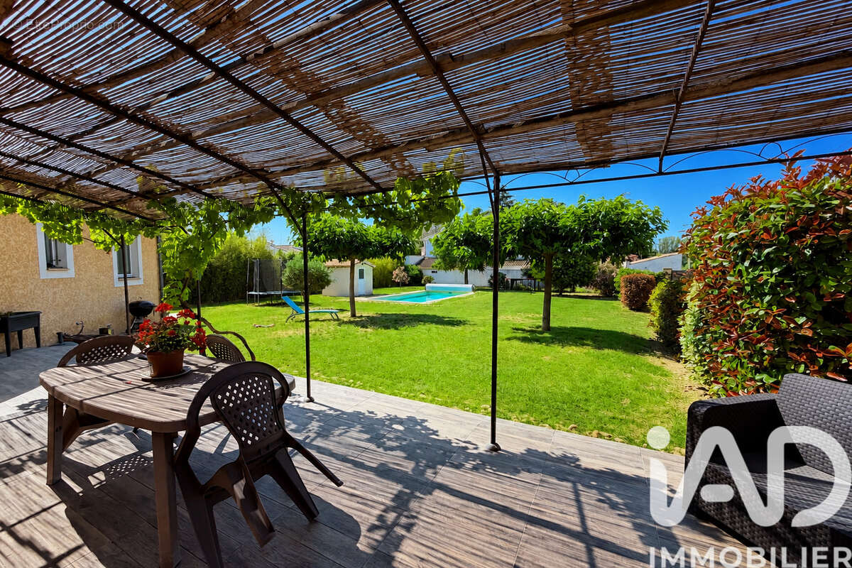 Maison 151 m² à Montfrin  - photo 2