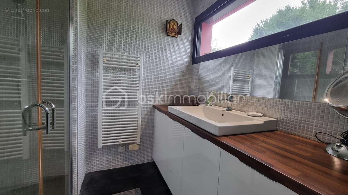 Maison à BUSSAC-SUR-CHARENTE