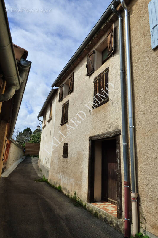 Maison à CLARET