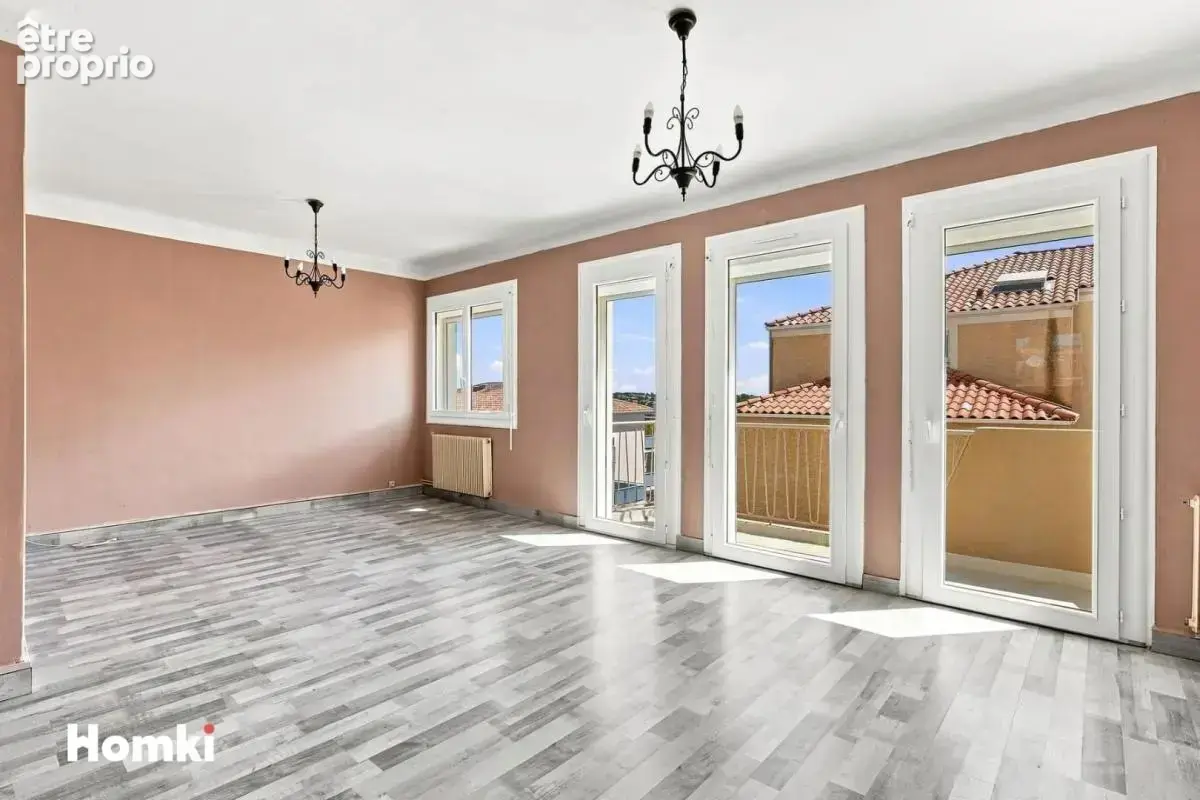 Appartement T4 de 80 m² à Béziers 34500, Rue Ferdinand de Lesseps - photo 2