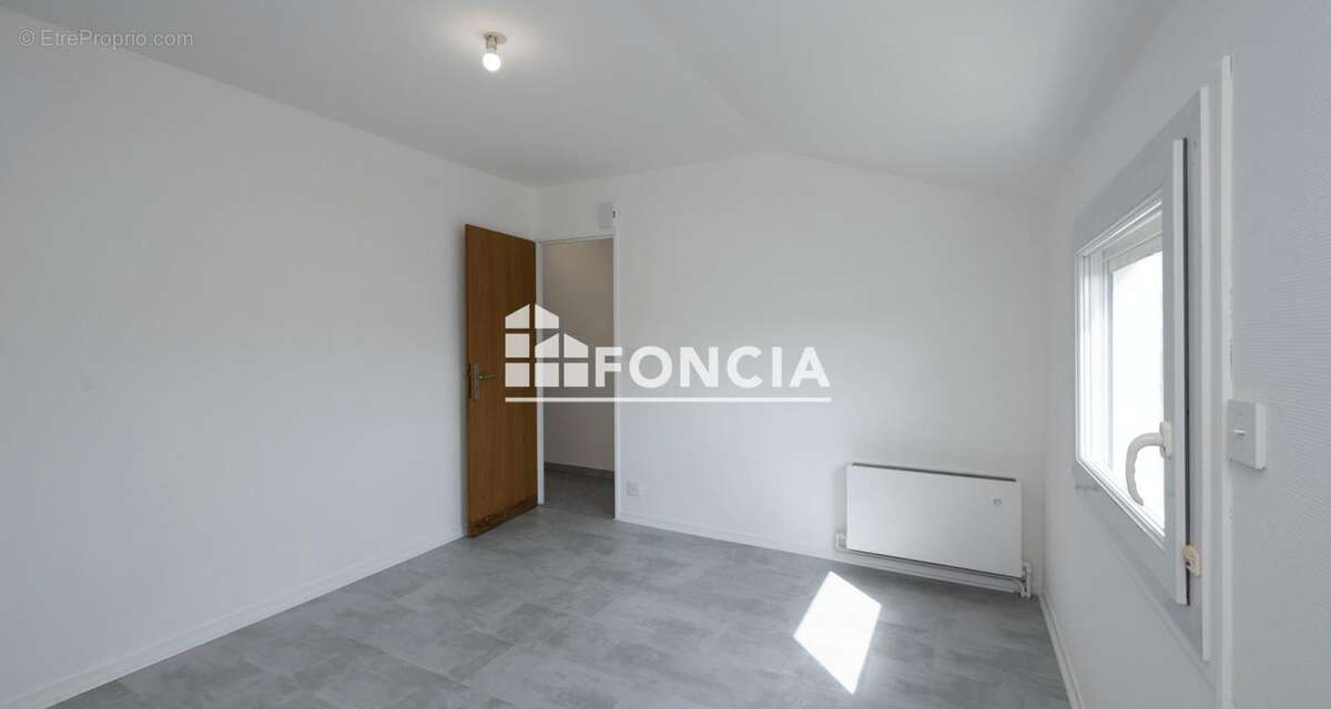 GUILHERAND-GRANGES - Maison 106 m² avec 3 chambres avec garage - photo 12