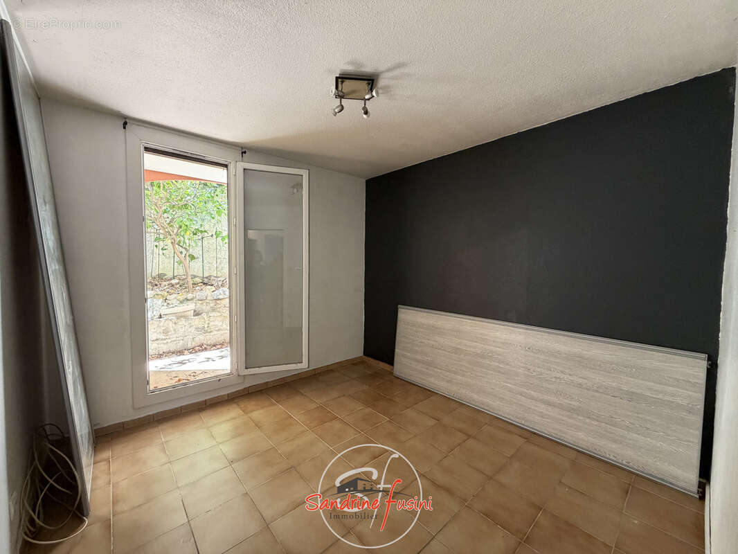Appartement à CARROS