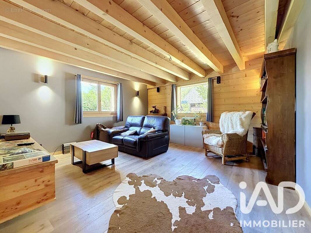 188 m² à Araches-La-Frasse  - photo 6