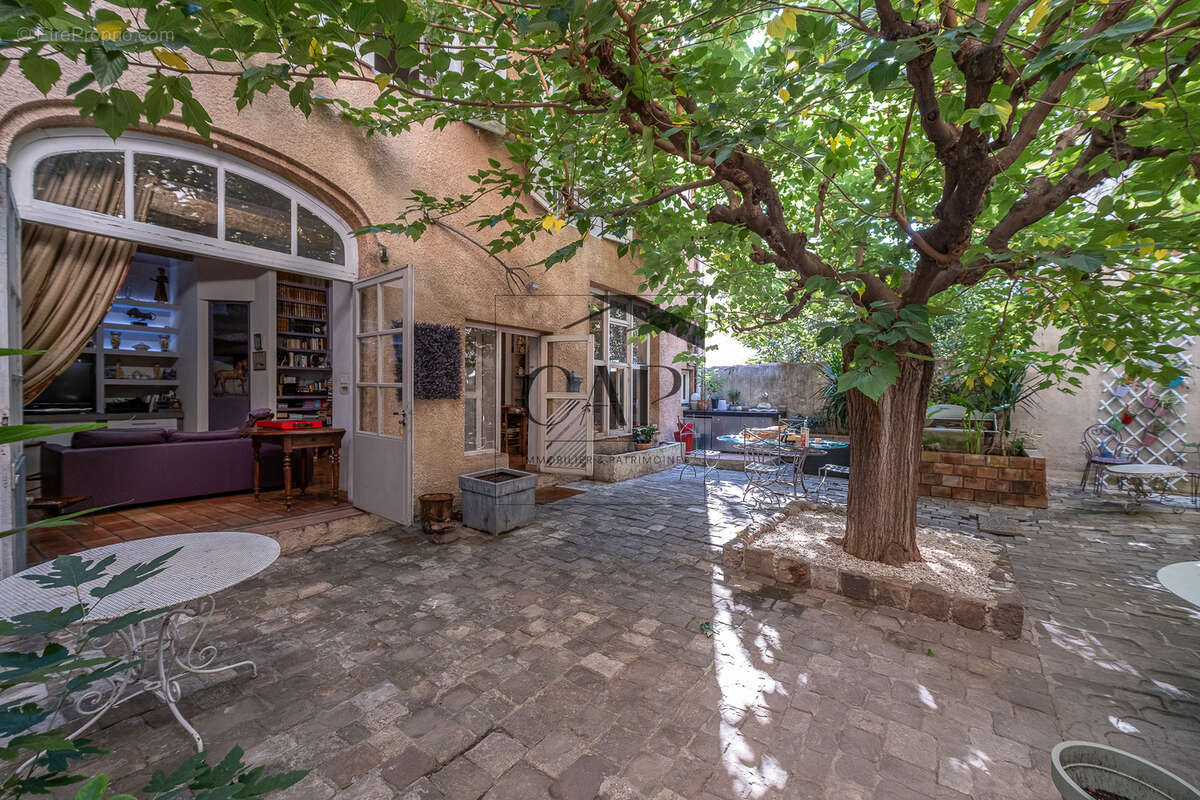 Maison à MARSEILLE-6E