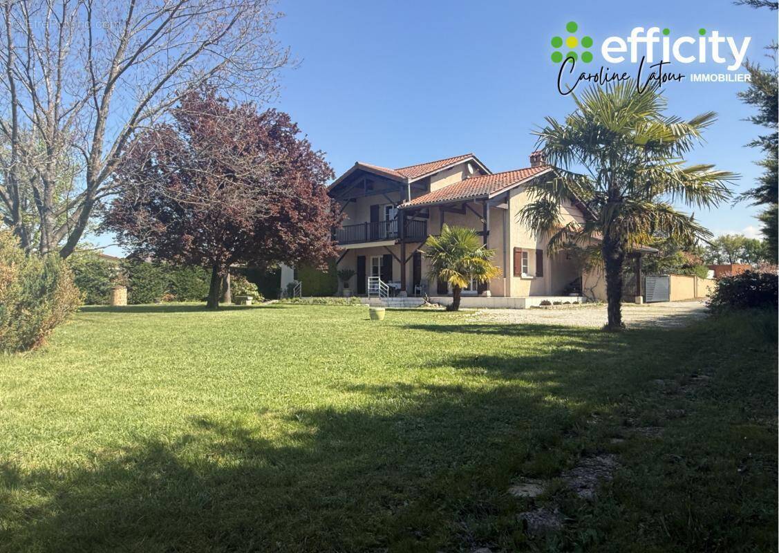 Maison à MONTROND-LES-BAINS