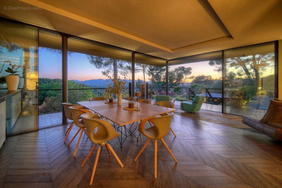 Maison à MOUGINS