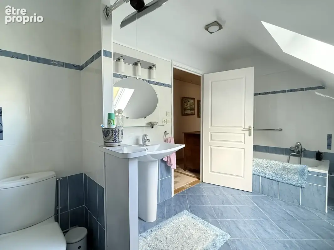 BOUILLY - Magnifique maison 5 chambres 186m2 - photo 10