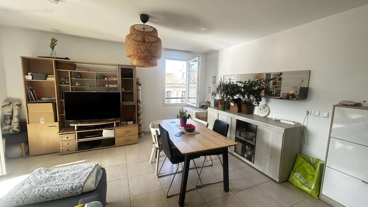 Appartement à MARSEILLE-4E