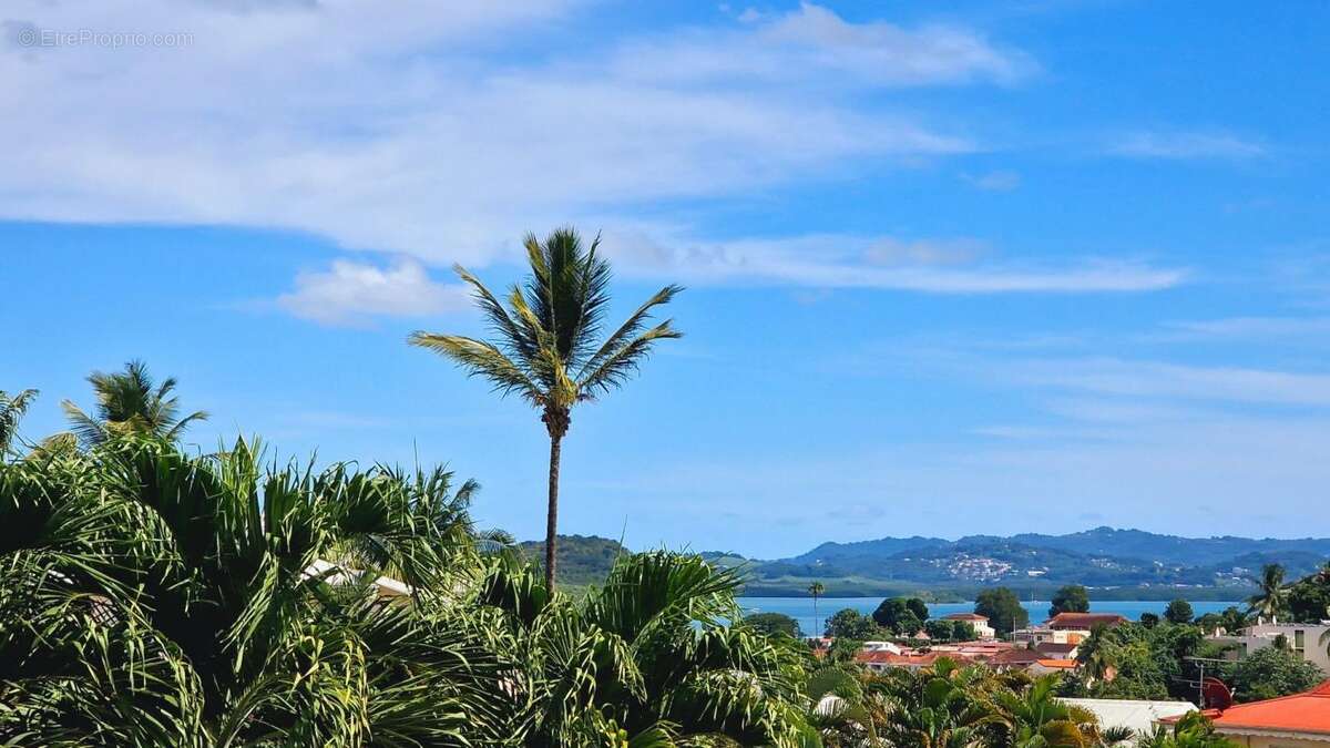 Maison à LES TROIS-ILETS
