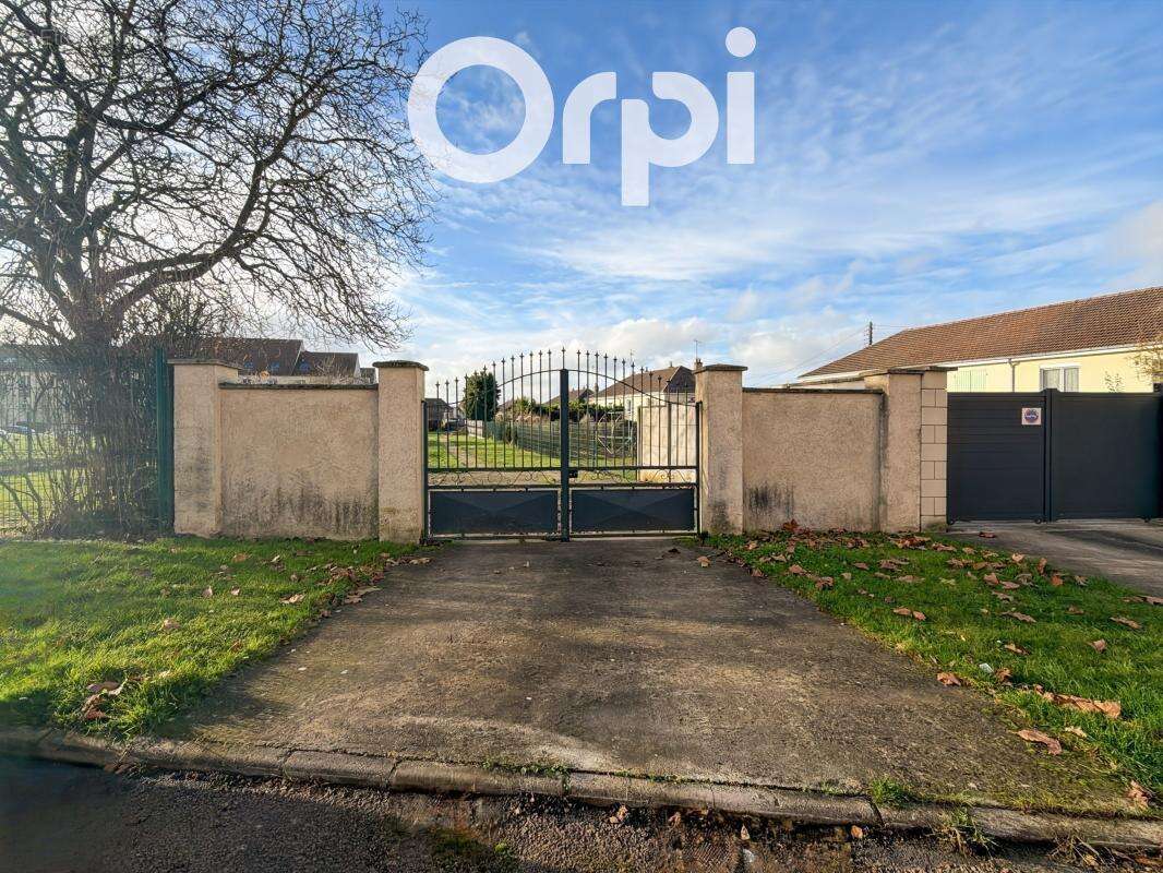 Maison à ESTREES-SAINT-DENIS