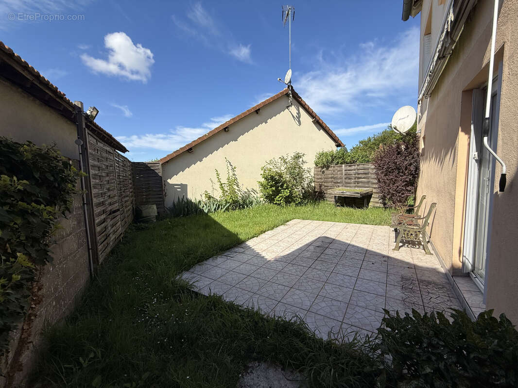 Maison à NEUNG-SUR-BEUVRON