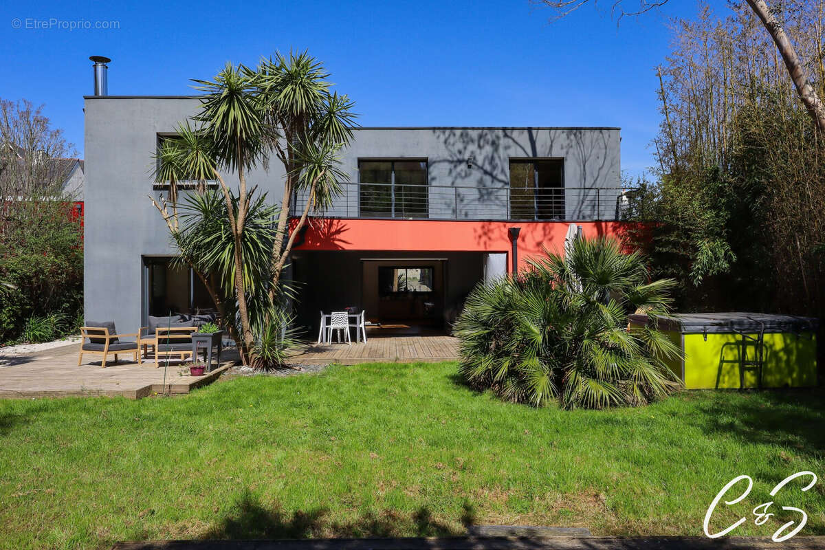 Maison 240 m² à Quimper  - photo 2