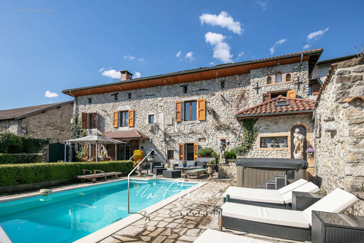 Maison à SAINTE-MARIE-D'ALLOIX