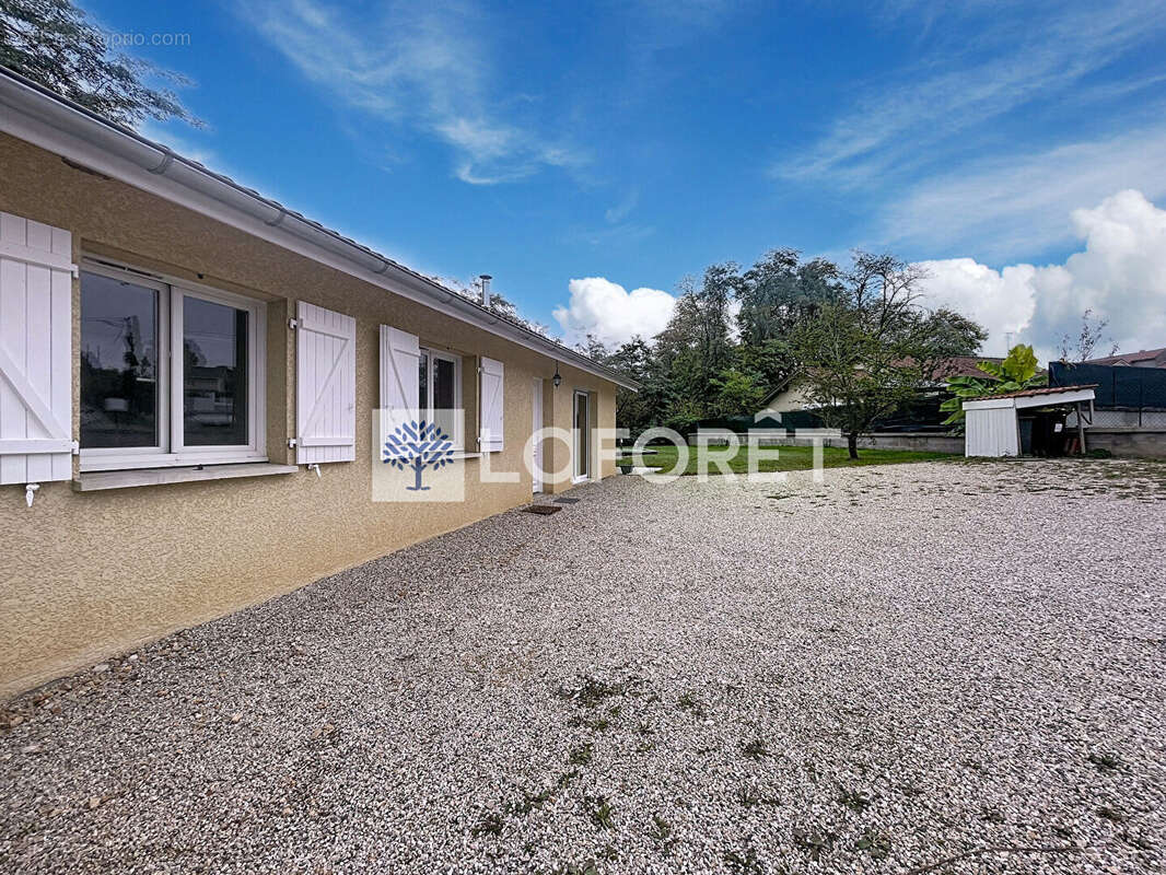 Maison à SAINT-DIDIER-DE-LA-TOUR