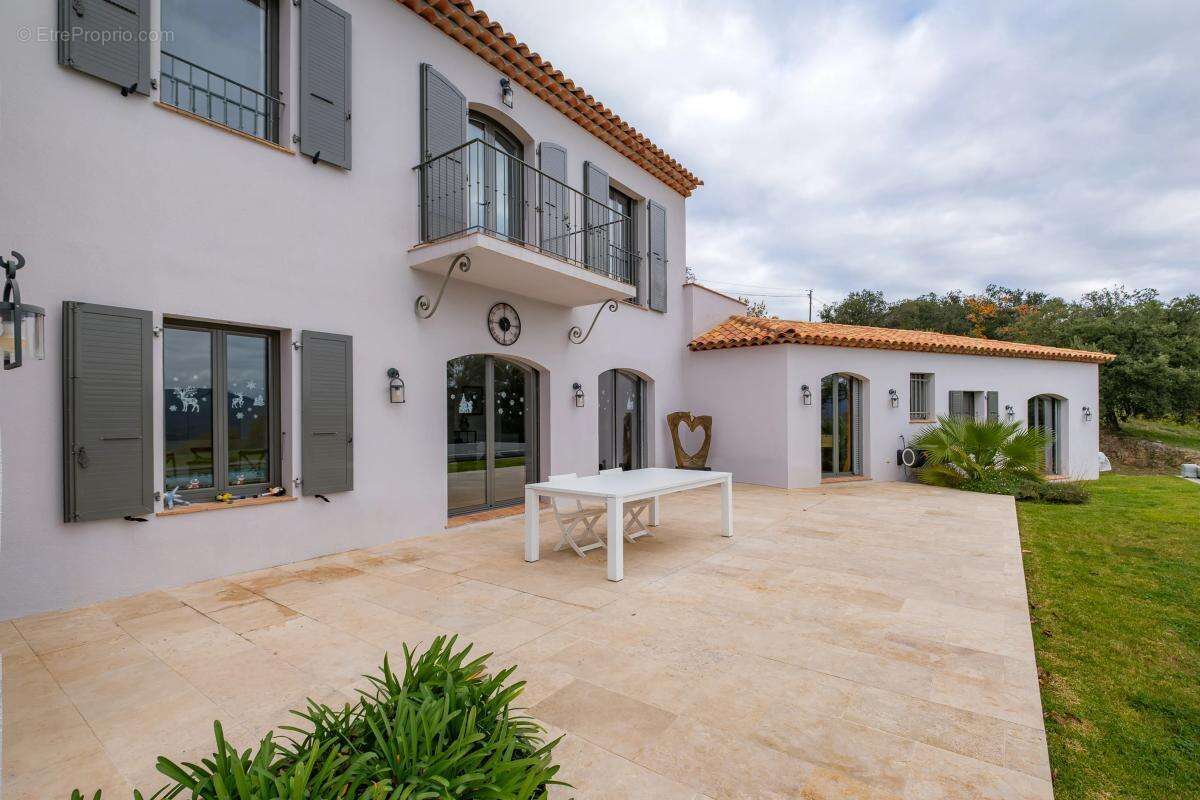 Maison à PLAN-DE-LA-TOUR