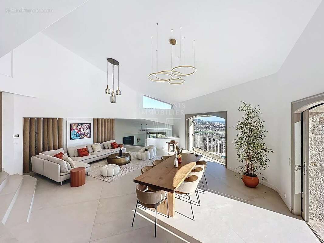 Maison à MANDELIEU-LA-NAPOULE