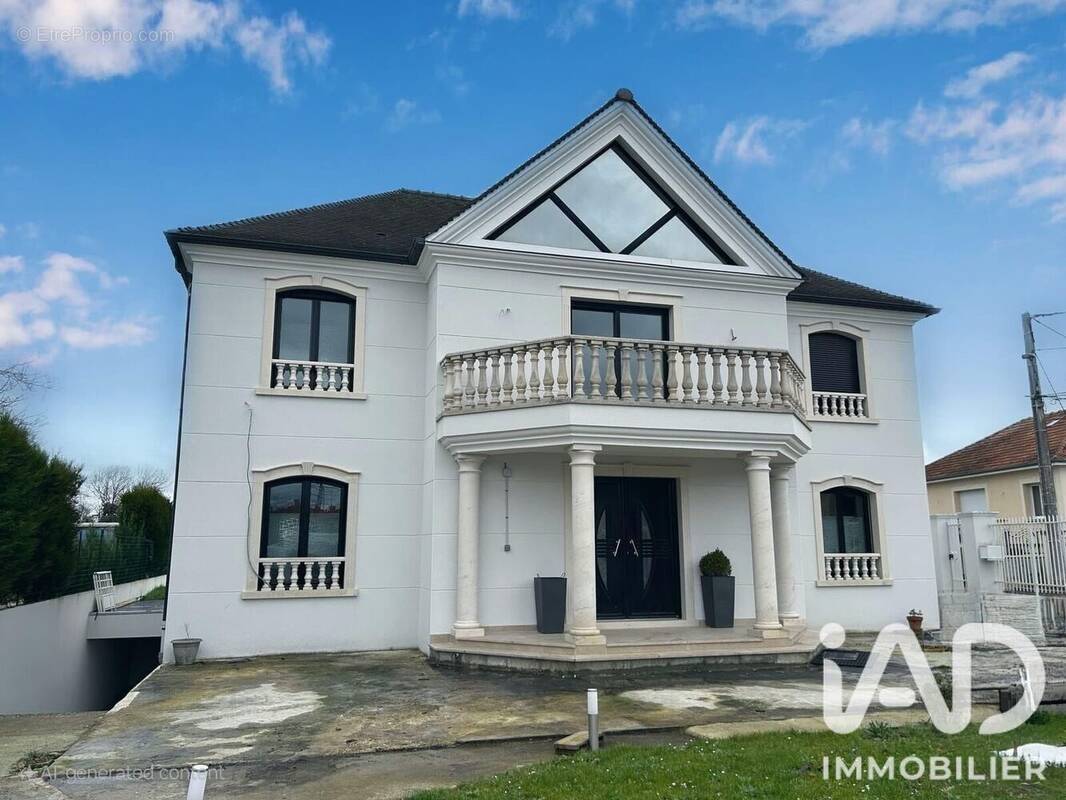 Photo 1 - Maison à PONTAULT-COMBAULT