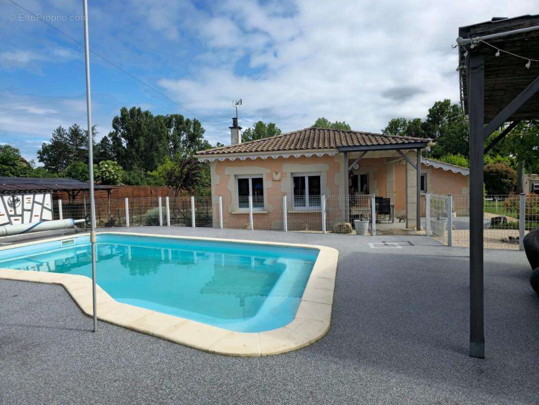 Maison à HOUEILLES