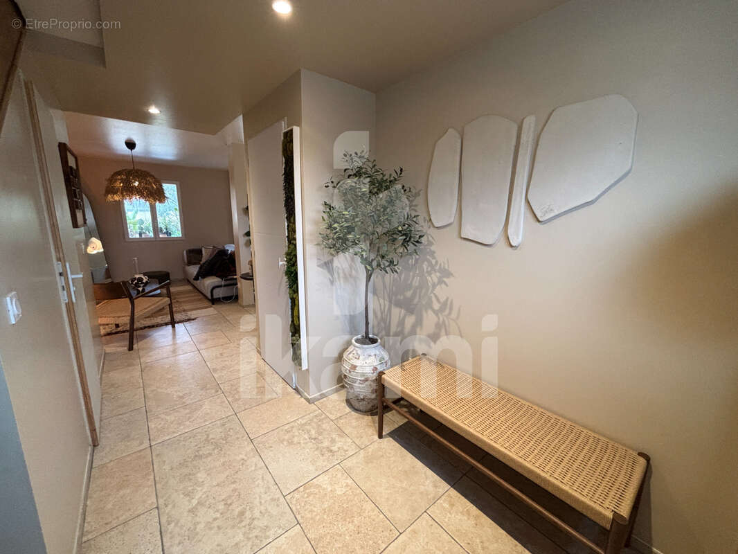 Maison à SALAISE-SUR-SANNE