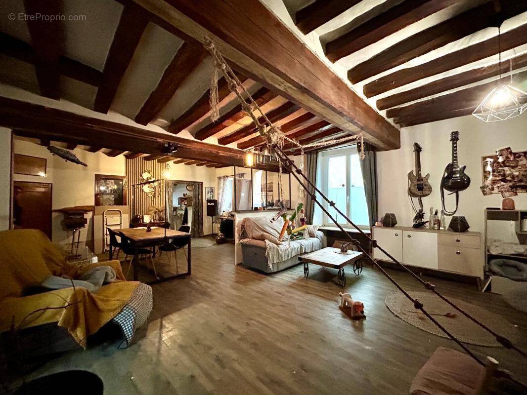 Maison à COURCELLES-LA-FORET