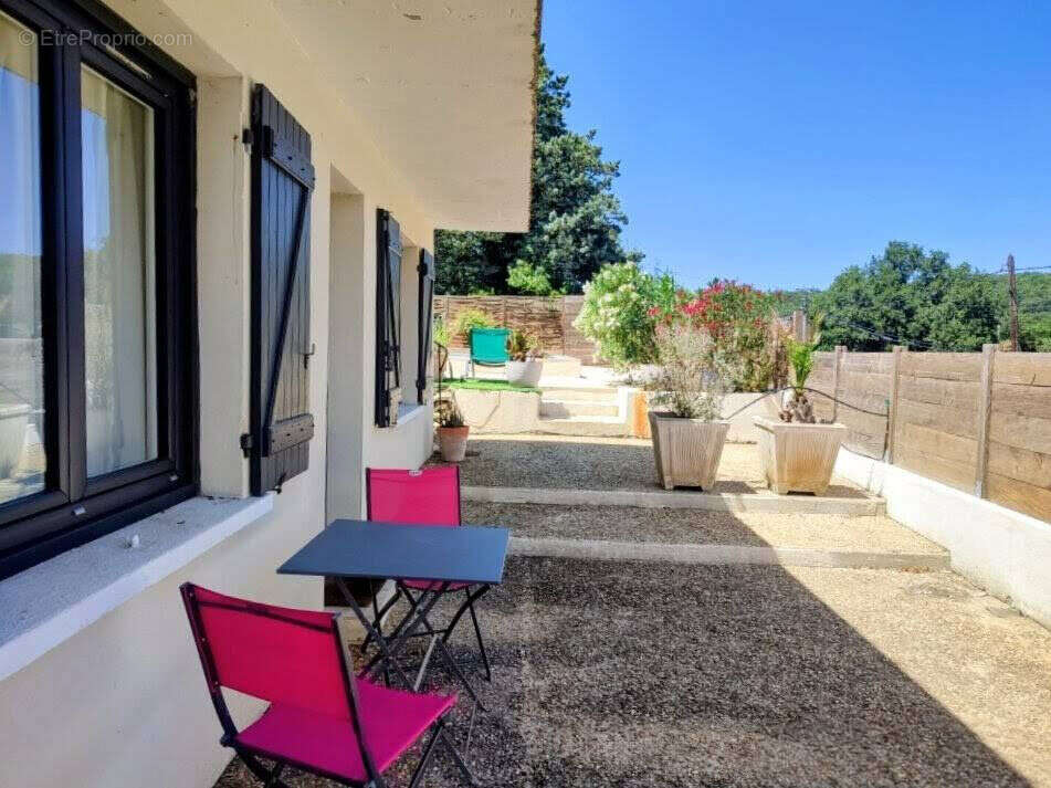 Maison à LUSSAN