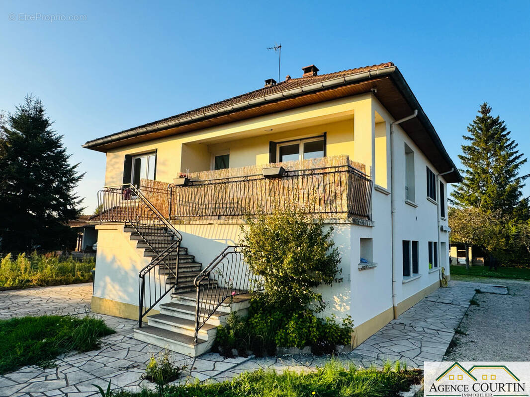 Maison à SAINT-GERMAIN-DU-BOIS