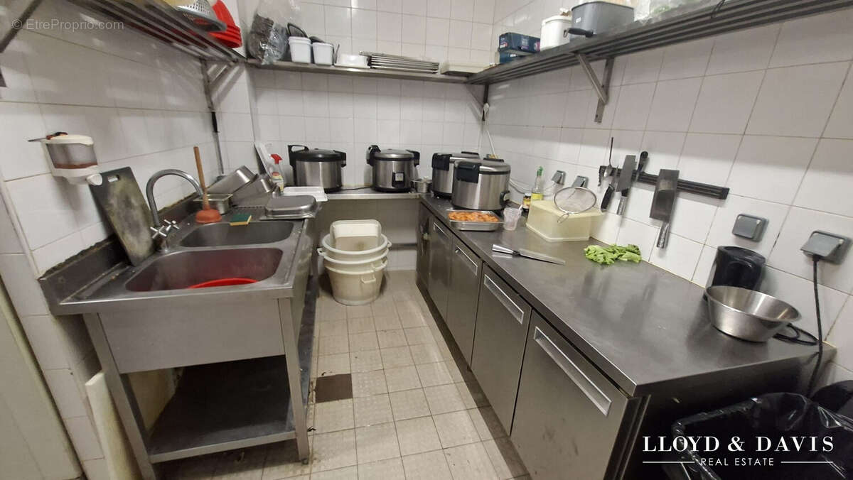 682 m² à Villebon-Sur-Yvette  - photo 8