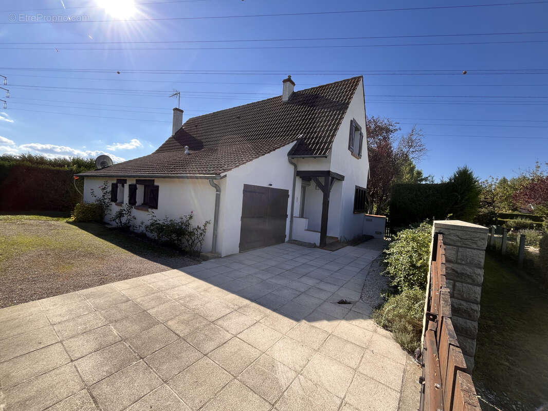 Maison à VILLEMANDEUR