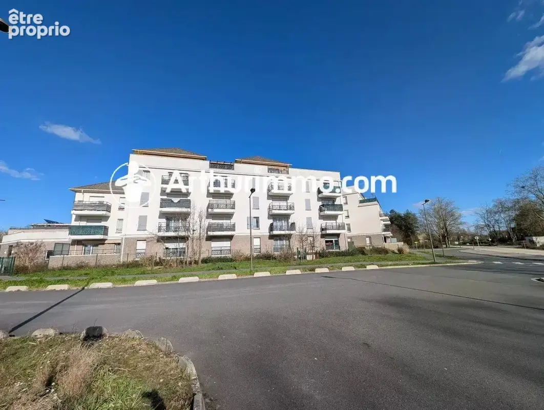 Appartement à SAVIGNY-LE-TEMPLE