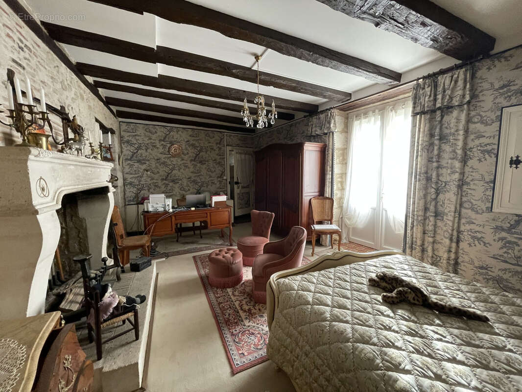 Maison à SAINT-CREPIN-D'AUBEROCHE