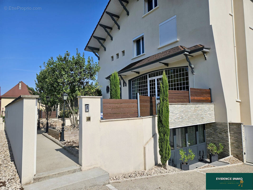 Maison à VEYRINS-THUELLIN