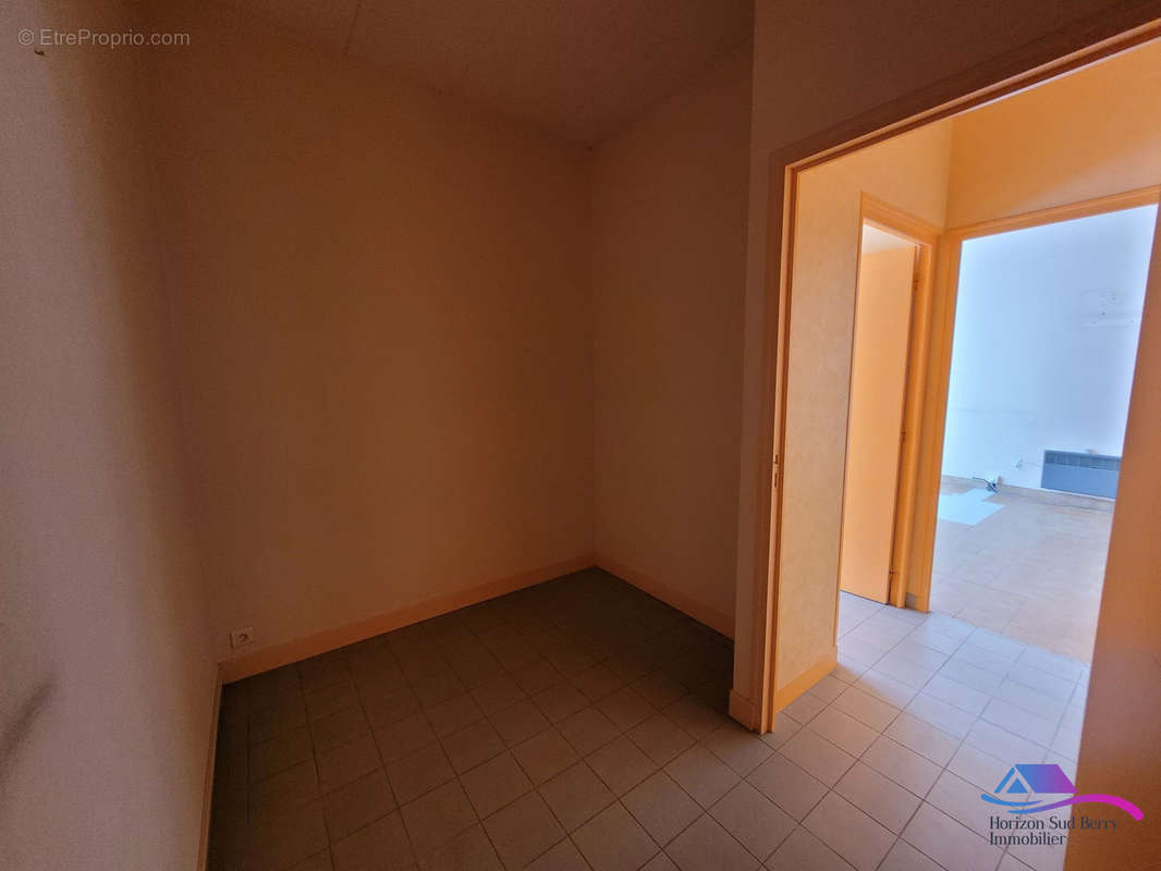 Pièce 5m² - Maison à CHATEAUMEILLANT