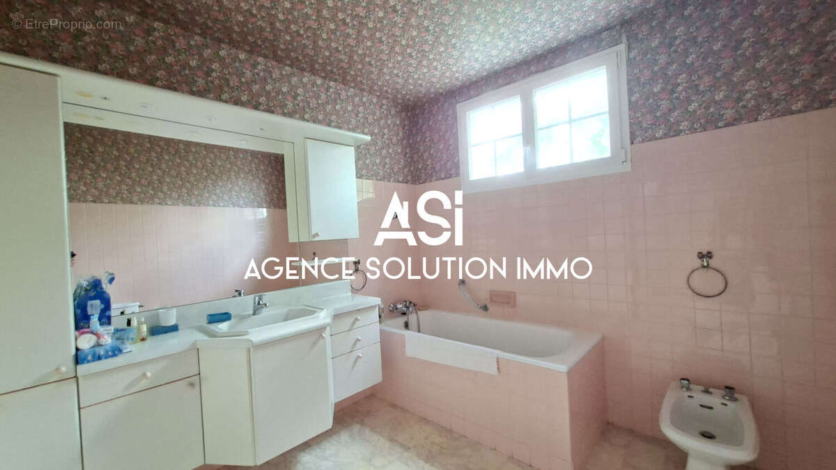 Maison à SAINT-GERMAIN-LE-FOUILLOUX