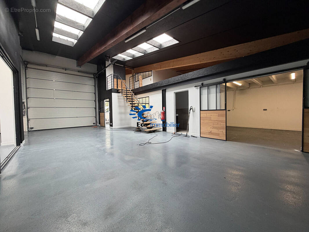 Commerce à SAINT-VIVIEN