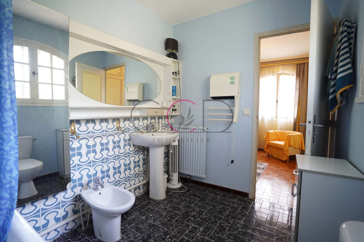Maison à VENTABREN