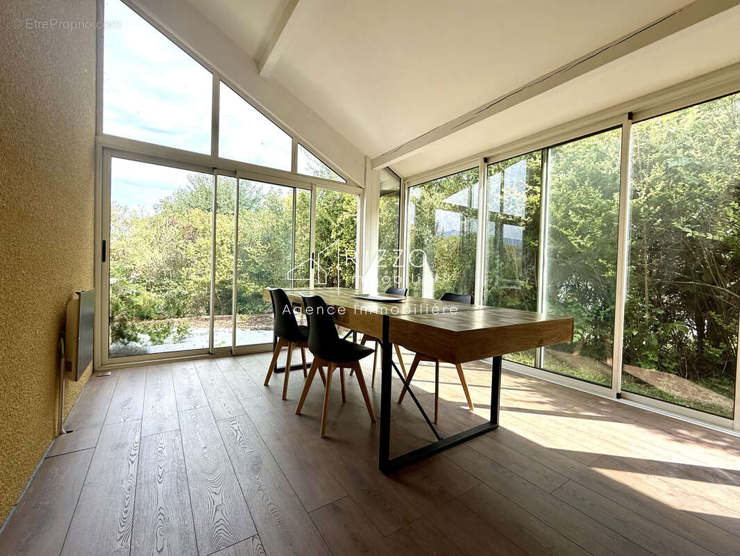 Magnifique maison individuelle de 185,84 m2 sur un terrain plat de 853 m2 à Valleiry - photo 11