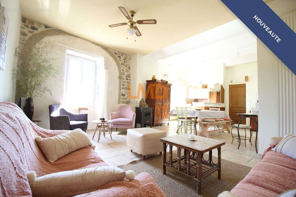 Appartement à SAINT-PAUL-LE-JEUNE