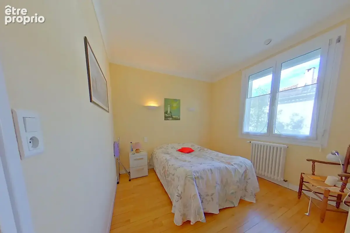 CAUSSADE - Maison spacieuse, 5 chambres, les commerces à pied. - photo 7