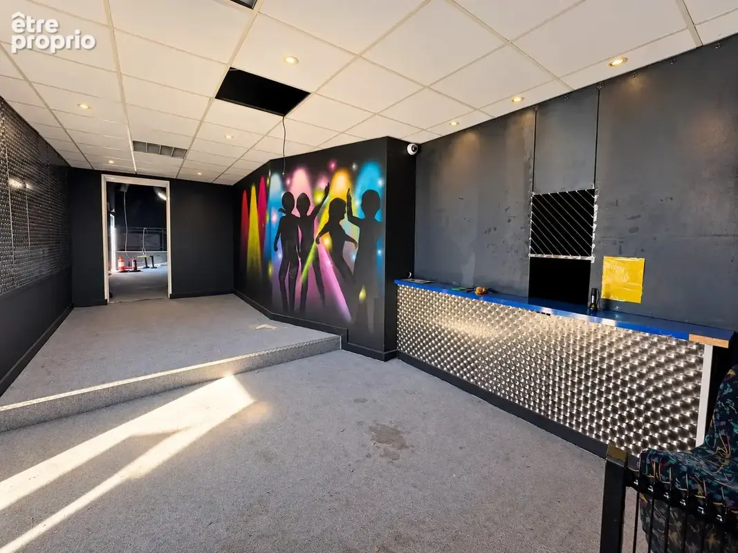 Ancienne discothèque à réinventer – Grande salle de 255 m², appartement et jardin à Varennes-sur-Allier - photo 6