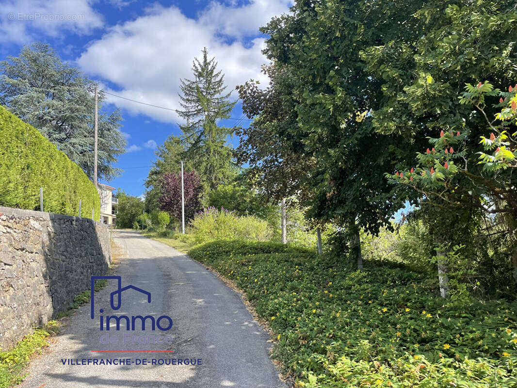 Terrain à VILLEFRANCHE-DE-ROUERGUE